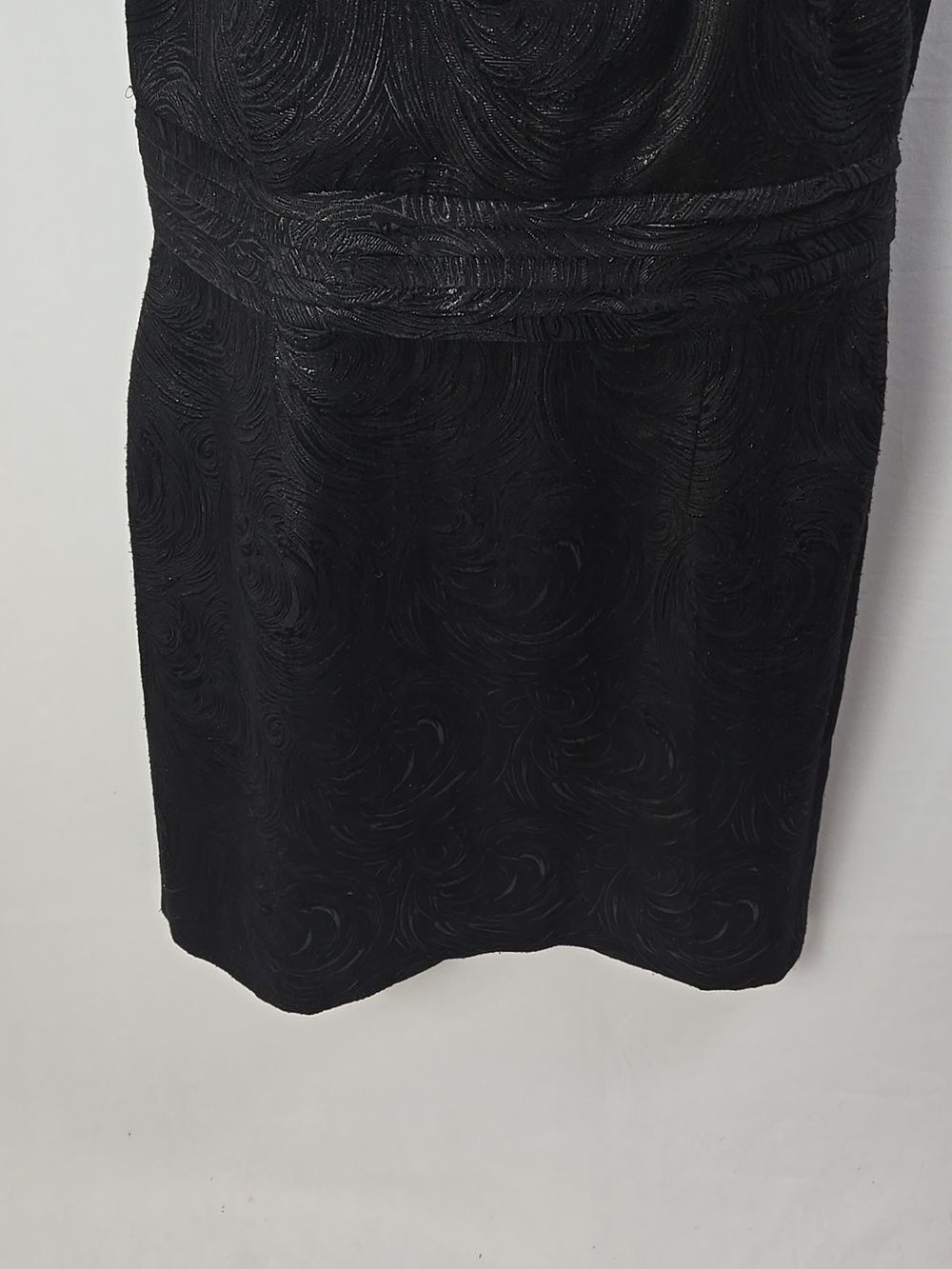 TAHARI Black Crystal Embellished Sleeveless Cocktail Dress Sz 12 Midi Formal - Picture 3 of 9